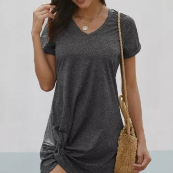 New boutique knotted tee shirt dress - Picture 3 of 9